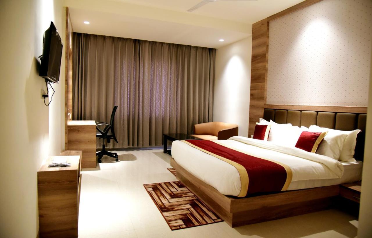 Hotel Crystal Grand Haldwāni Dış mekan fotoğraf