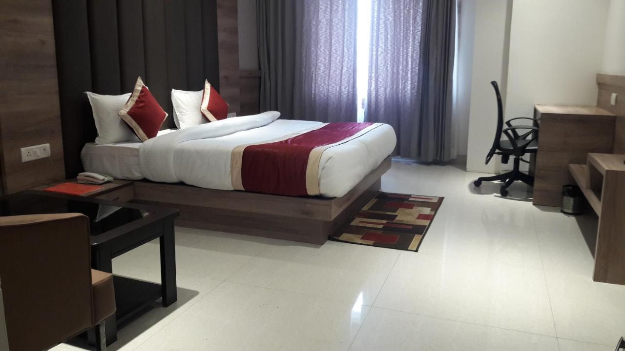 Hotel Crystal Grand Haldwāni Dış mekan fotoğraf